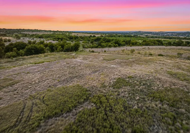 Photo 4 of Sale Pending at 960 San Jacinto Dr, Aledo, TX 76008 | MLS# 21340162 | Listing updated on 2026-09-22