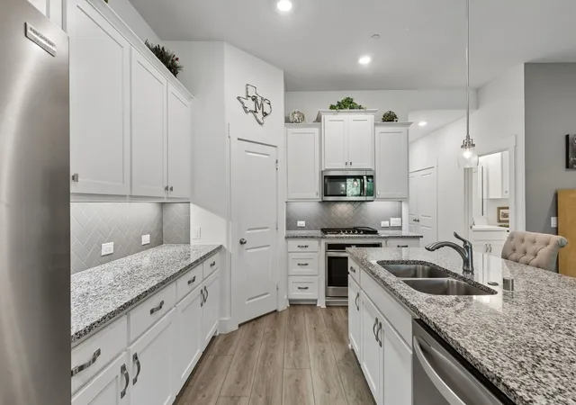 Photo 3 of Townhouse for sale at 3931 Marigold Ln, Prosper, TX 75078 | MLS# 21337109 | Listing updated on 2026-10-06