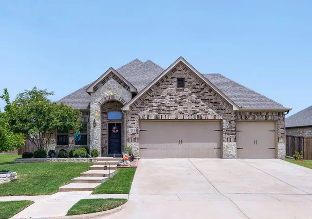 Photo 1 of Single family home for sale at 211 Gardenia Dr, Royse City, TX 75189 | MLS# 21339534 | Listing updated on 2026-10-07