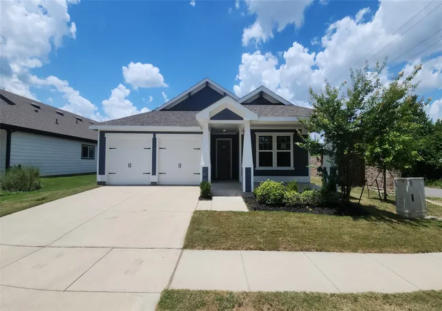 Photo 1 of Sale Pending at 633 Quail Meadows Dr, Cleburne, TX 76031 | MLS# 21340194 | Listing updated on 2026-08-29