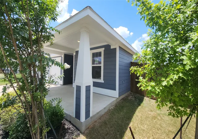 Photo 3 of Sale Pending at 633 Quail Meadows Dr, Cleburne, TX 76031 | MLS# 21340194 | Listing updated on 2026-08-29