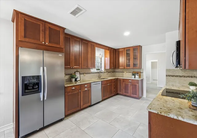 5th image of 1614 Crested Butte Dr, Lewisville, TX 75077 | MLS# 21338173