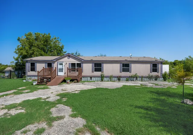 Photo 4 of Manufactured home for sale at 18837 Mona Dr, Nevada, TX 75173 | MLS# 21335732 | Listing updated on 2026-10-06
