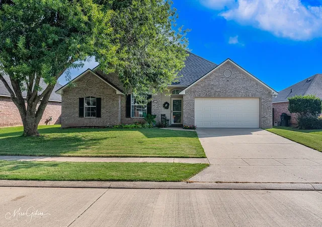 1st image of 510 Columbia Cir, Bossier City, LA 71112 | MLS# 21339025