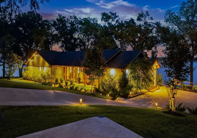 Photo 1 of Single family home for sale at 7250 Briar Rd, Azle, TX 76020 | MLS# 21340147 | Listing updated on 2026-08-08