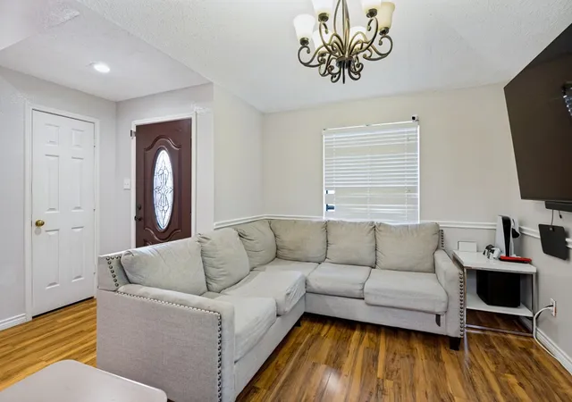 Photo 3 of Single family home for sale at 3000 Presidio Cir, Carrollton, TX 75007 | MLS# 21333827 | Listing updated on 2026-08-29