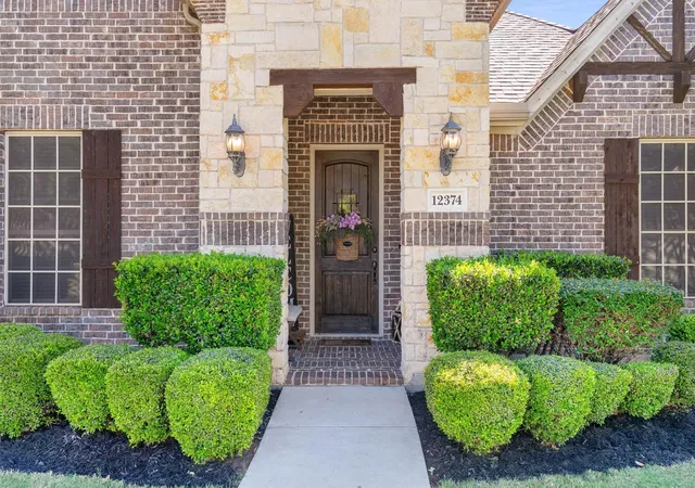 Photo 3 of Single family home for sale at 12374 Flowering Dr, Frisco, TX 75035 | MLS# 21338006 | Listing updated on 2026-08-23