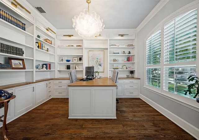 Photo 2 of Single family home for sale at 4101 Chevy Chase Ln, Frisco, TX 75033 | MLS# 21333114 | Listing updated on 2026-08-23