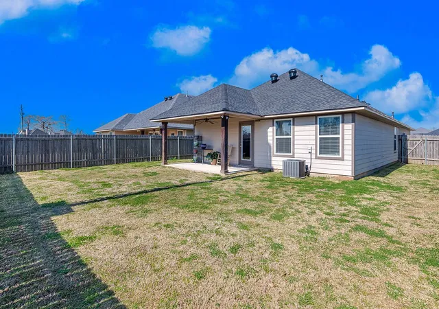 21st image of 425 Jordan Dr, Bossier City, LA 71112 | MLS# 21340080
