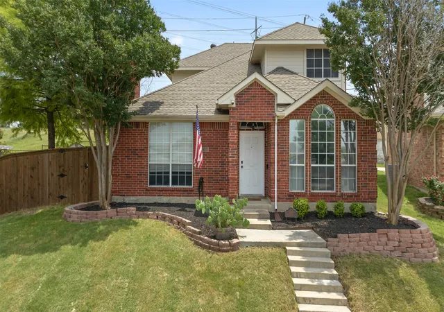 Photo 1 of Single family home for sale at 4100 Creekhollow Dr, Carrollton, TX 75010 | MLS# 21339087 | Listing updated on 2026-07-25