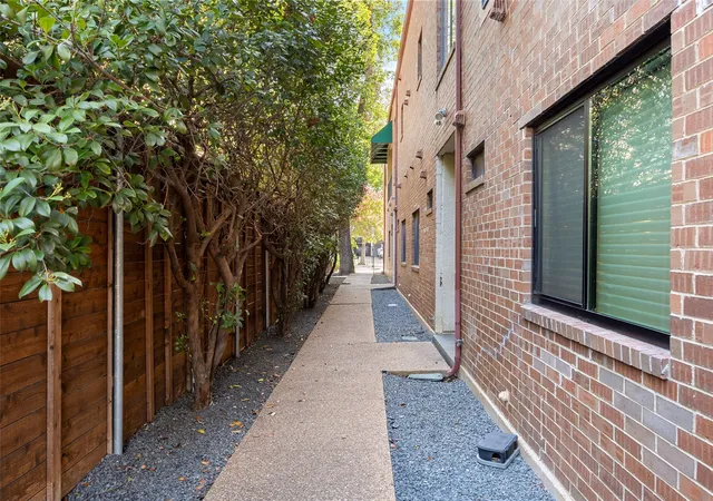 24th image of 4031 Holland Ave #D, Dallas, TX 75219 | MLS# 21339376