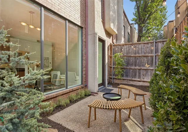 4th image of 4031 Holland Ave #D, Dallas, TX 75219 | MLS# 21339376