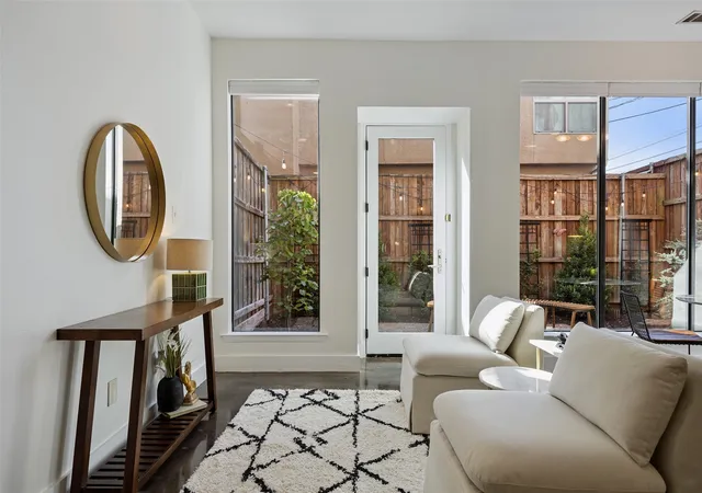 5th image of 4031 Holland Ave #D, Dallas, TX 75219 | MLS# 21339376
