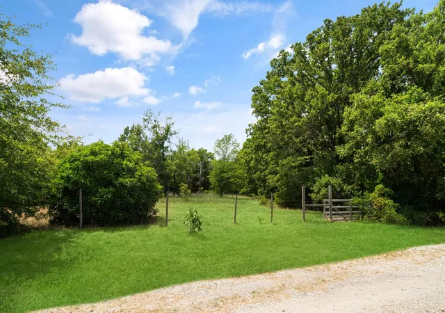 Photo 4 of Sale Pending at 000 Hare Ln #6 Acre, Greenville, TX 75402 | MLS# 21338787 | Listing updated on 2026-09-29