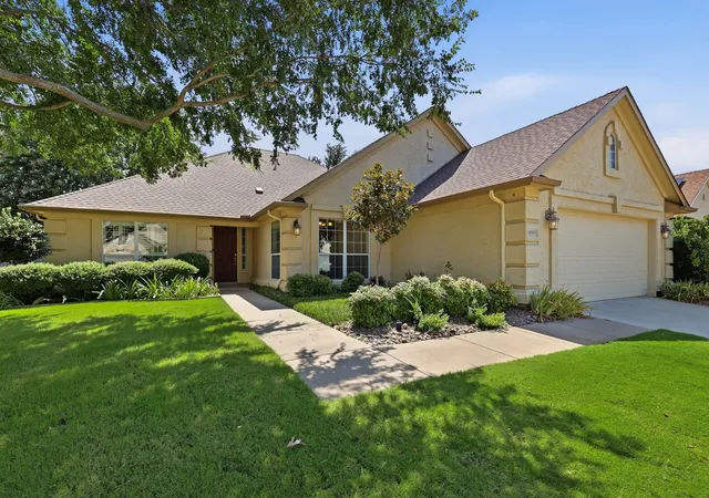 Photo 2 of Single family home for sale at 10509 Cascade Dr, Denton, TX 76207 | MLS# 21337590 | Listing updated on 2026-08-30