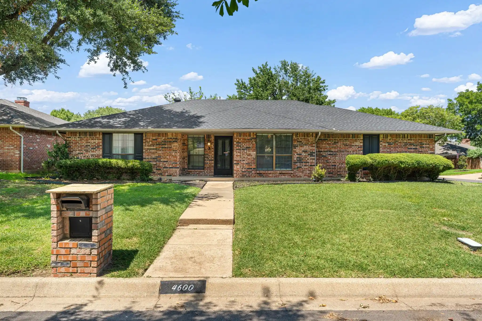 Photo 1 of Single family home for sale at 4600 Applewood Rd, Fort Worth, TX 76133 | MLS# 21336106 | Listing updated on 2026-10-23