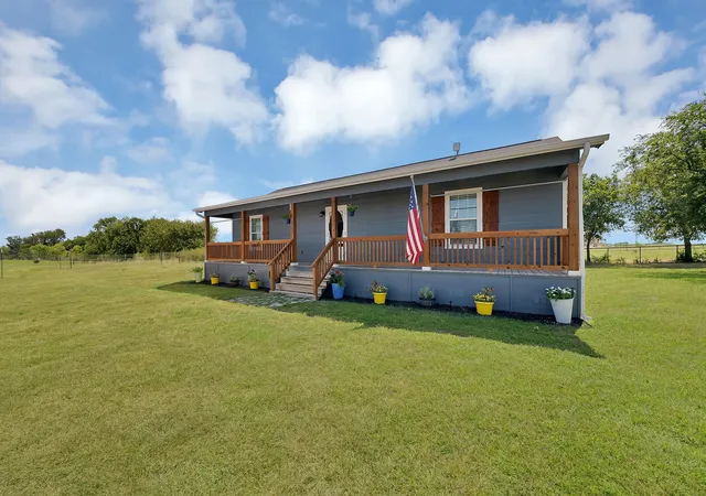 Photo 2 of Single family home for sale at 1237 Private Road 4219, Decatur, TX 76234 | MLS# 21339688 | Listing updated on 2026-10-03