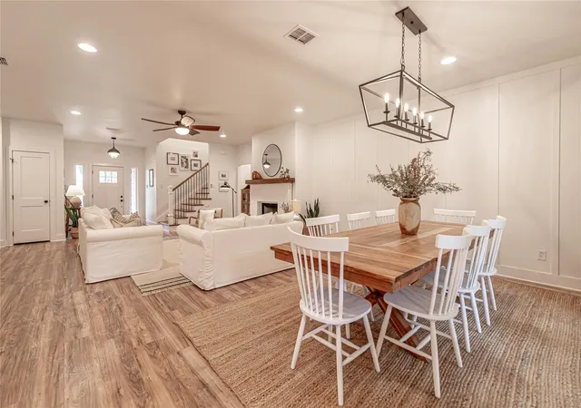 Photo 3 of Single family home for sale at 704 Grandview Dr, Granbury, TX 76049 | MLS# 21340437 | Listing updated on 2026-07-25