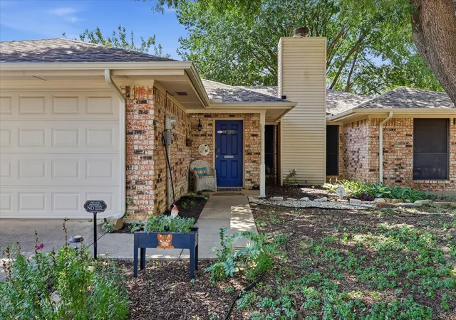 Photo 2 of Sale Pending at 3213 Brooke St, Denton, TX 76207 | MLS# 21340158 | Listing updated on 2026-08-23