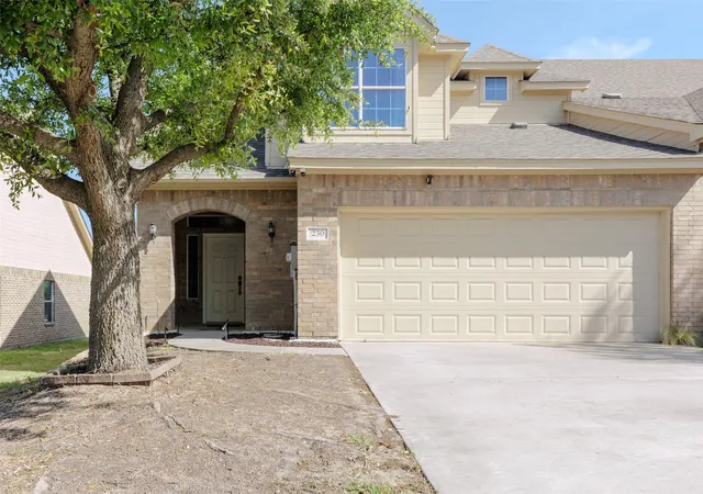 Photo 2 of Townhouse for sale at 230 Greathouse Vlg, Decatur, TX 76234 | MLS# 21333234 | Listing updated on 2026-09-15