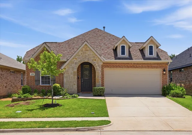 Photo 1 of Single family home for sale at 498 Grayson Ln, Lake Dallas, TX 75065 | MLS# 21339301 | Listing updated on 2026-09-03