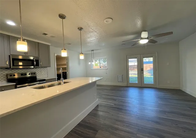 Photo 3 of Sale Pending at 822 Johnnie Row, Seagoville, TX 75159 | MLS# 21319553 | Listing updated on 2026-09-25