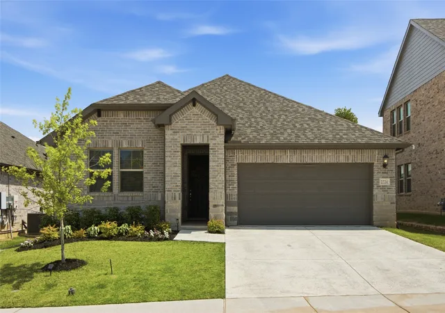 Photo 1 of Single family home for sale at 2724 Acadia Dr, Denton, TX 76210 | MLS# 21340415 | Listing updated on 2026-08-29