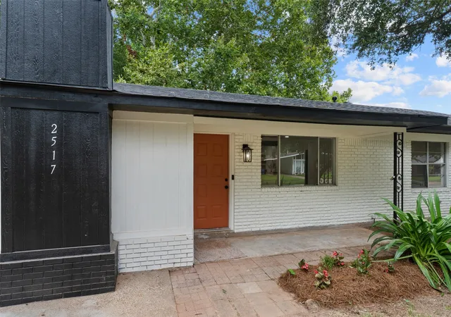 Photo 3 of Sale Pending at 2517 Captain Sawyer Dr, Shreveport, LA 71104 | MLS# 21338288 | Listing updated on 2026-08-20