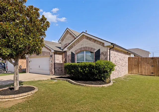 3rd image of 6961 Big Wichita Dr, Fort Worth, TX 76179 | MLS# 21339308