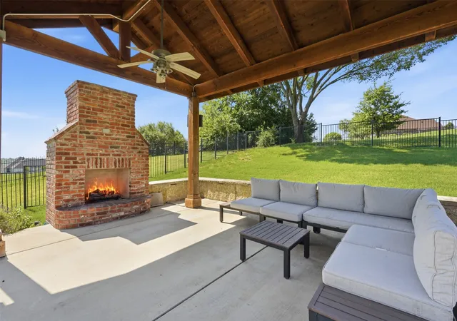Photo 4 of Single family home for sale at 12409 Bella Vino Dr, Fort Worth, TX 76126 | MLS# 21337009 | Listing updated on 2026-10-07