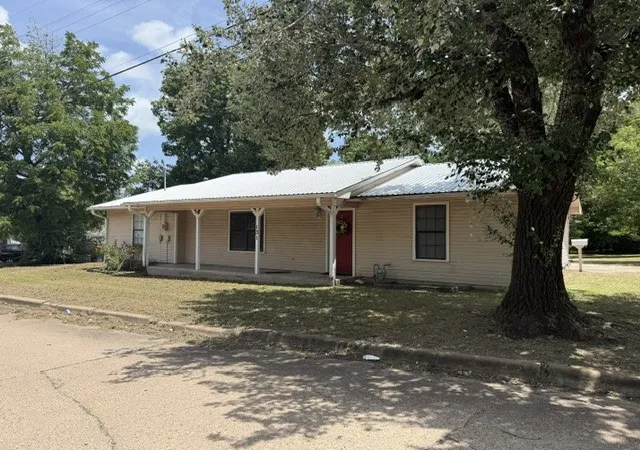 Single family home for sale at 131 Se 7Th St, Cooper, TX 75432 | MLS# 21339478