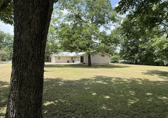 Photo 2 of Single family home for sale at 131 Se 7th St, Cooper, TX 75432 | MLS# 21339478 | Listing updated on 2026-10-02