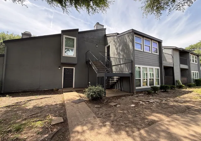 Condo for sale at 9696 Walnut St #2013, Dallas, TX 75243 | MLS# 21340503