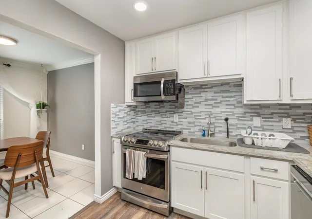 Photo 4 of Condo for sale at 5051 Les Chateaux Dr #138, Dallas, TX 75235 | MLS# 21340507 | Listing updated on 2026-10-03