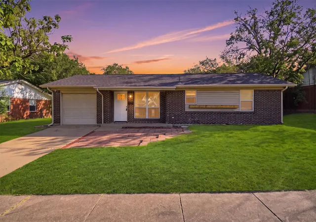 Photo 1 of Sale Pending at 6214 Shadydell Dr, Fort Worth, TX 76135 | MLS# 21340506 | Listing updated on 2026-08-29