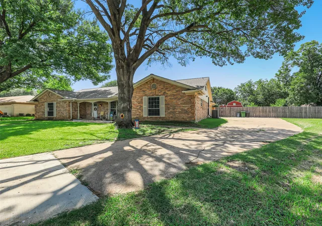 Photo 2 of Single family home for sale at 6404 Suncrest Ct, North Richland Hills, TX 76180 | MLS# 21337409 | Listing updated on 2026-08-26