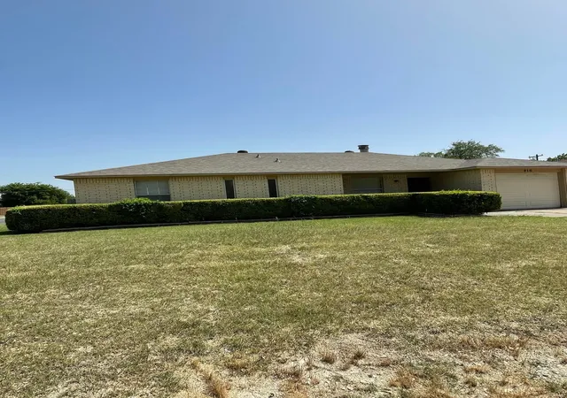 Photo 1 of Sale Pending at 216 Tejas Dr, Glenn Heights, TX 75154 | MLS# 21340540 | Listing updated on 2026-08-27