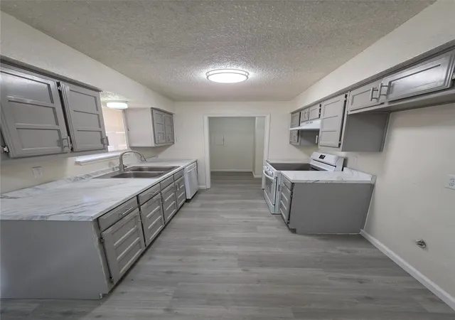 Photo 4 of Sale Pending at 216 Tejas Dr, Glenn Heights, TX 75154 | MLS# 21340540 | Listing updated on 2026-08-27