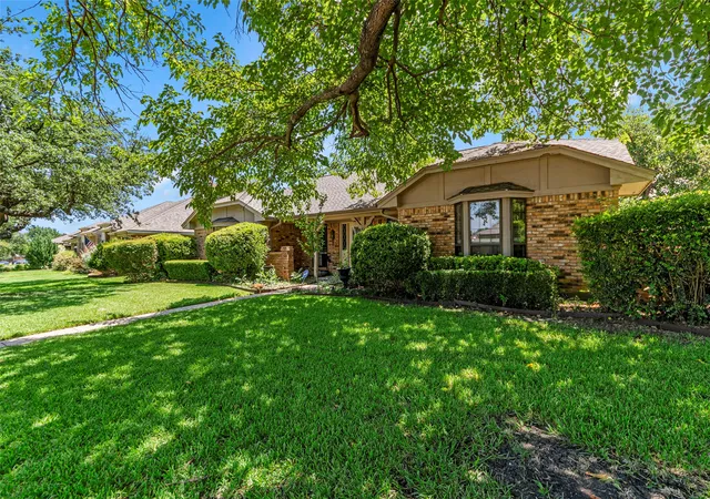 Photo 2 of Single family home for sale at 506 Willowcrest Dr, Garland, TX 75040 | MLS# 21331702 | Listing updated on 2026-10-07