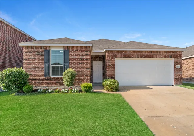 1st image of 2328 Bernese Ln, Fort Worth, TX 76131 | MLS# 21337290