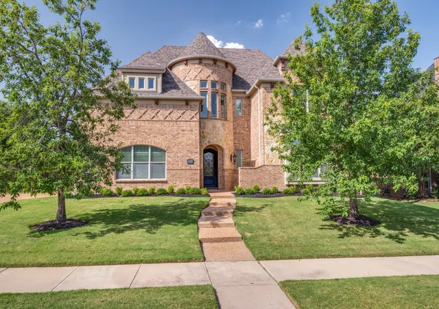 Photo 1 of Single family home for sale at 2350 Crest Pointe Pl, Frisco, TX 75034 | MLS# 21329998 | Listing updated on 2026-08-30
