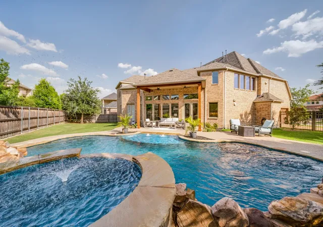Photo 3 of Single family home for sale at 2350 Crest Pointe Pl, Frisco, TX 75034 | MLS# 21329998 | Listing updated on 2026-08-30