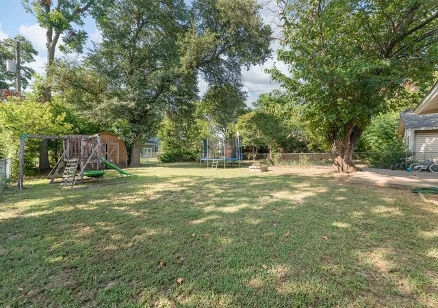 22nd image of 809 Phillips St, Cleburne, TX 76033 | MLS# 21340421