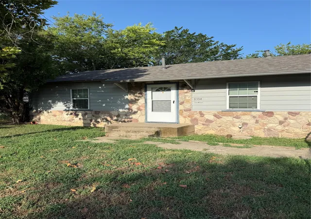 1st image of 3204 Canberra Ct, Fort Worth, TX 76105 | MLS# 21336117