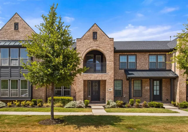 Photo 1 of Townhouse for sale at 3672 Dutchess Dr, Frisco, TX 75034 | MLS# 21340207 | Listing updated on 2026-08-16