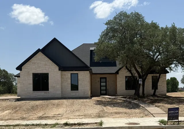 Photo 2 of Single family home for sale at 8105 Spicewood Springs Rd, China Spring, TX 76633 | MLS# 21340206 | Listing updated on 2026-07-25