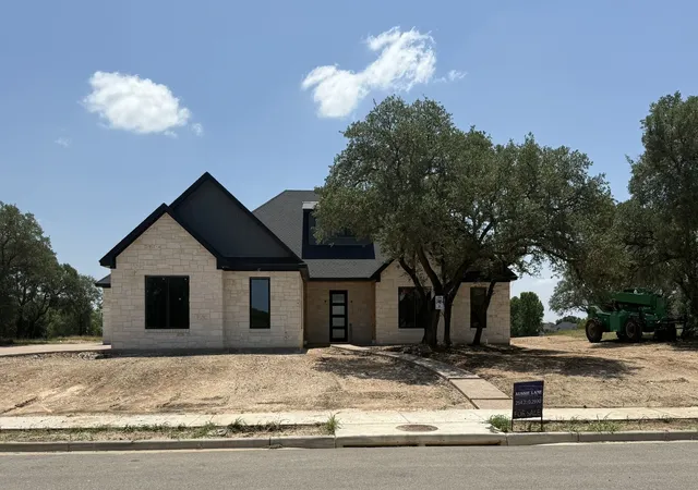 Photo 3 of Single family home for sale at 8105 Spicewood Springs Rd, China Spring, TX 76633 | MLS# 21340206 | Listing updated on 2026-07-25