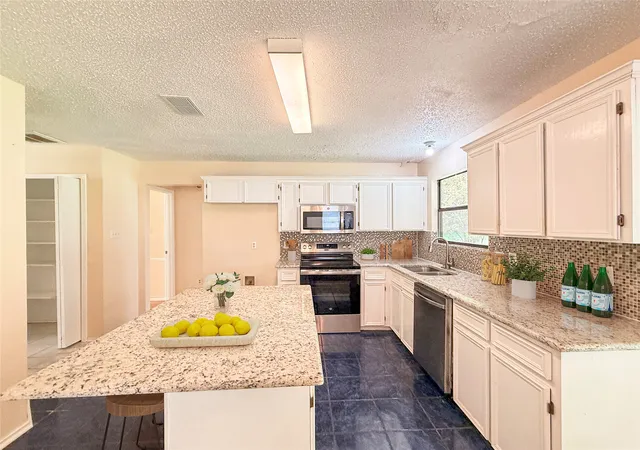 Photo 3 of Single family home for sale at 506 Hayloft Cir, Copperas Cove, TX 76522 | MLS# 21339448 | Listing updated on 2026-07-26