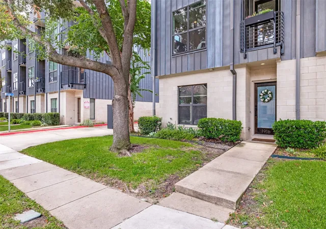 Photo 2 of Townhouse for sale at 1916 Hope Wy, Dallas, TX 75206 | MLS# 21339801 | Listing updated on 2026-08-22