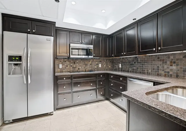 Photo 4 of Condo for sale at 5909 Luther Ln #1202, Dallas, TX 75225 | MLS# 21340600 | Listing updated on 2026-07-25